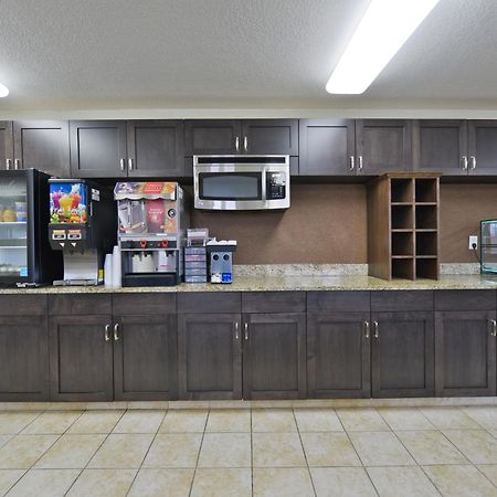 Americas Best Value Inn&Suites Bismarck Restaurant photo