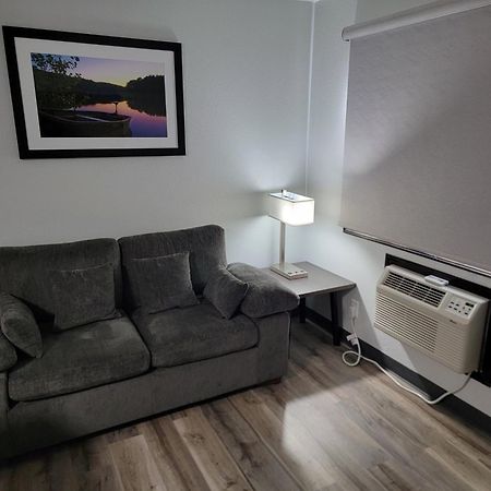 Americas Best Value Inn&Suites Bismarck Extérieur photo