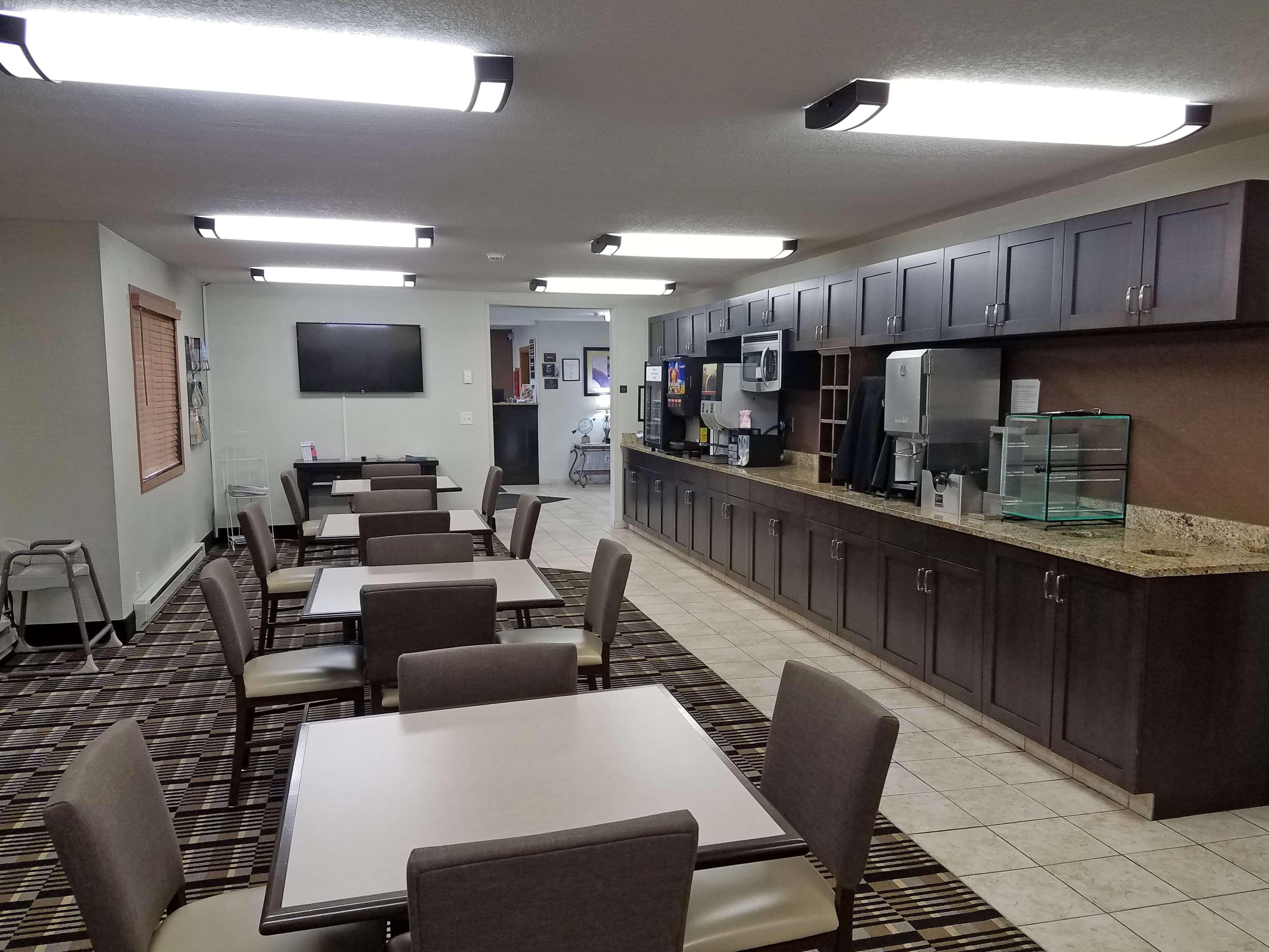 Americas Best Value Inn&Suites Bismarck Extérieur photo