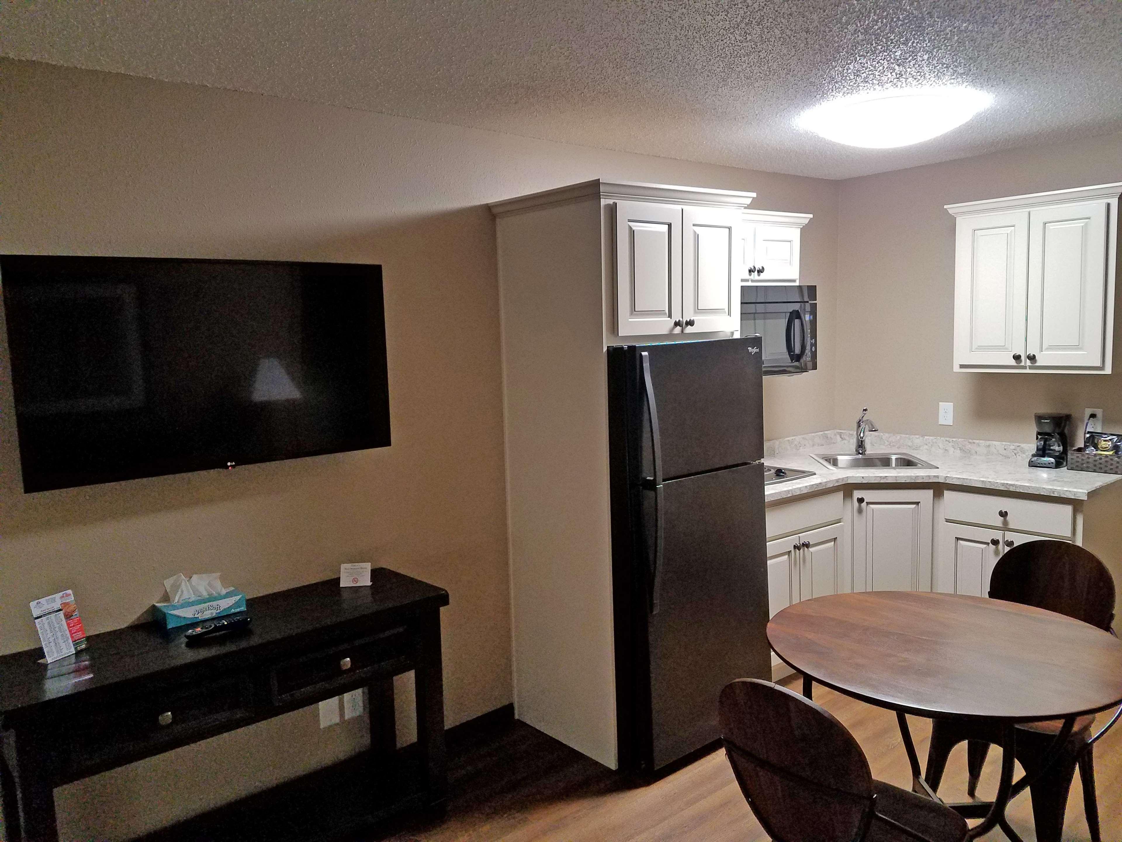 Americas Best Value Inn&Suites Bismarck Extérieur photo