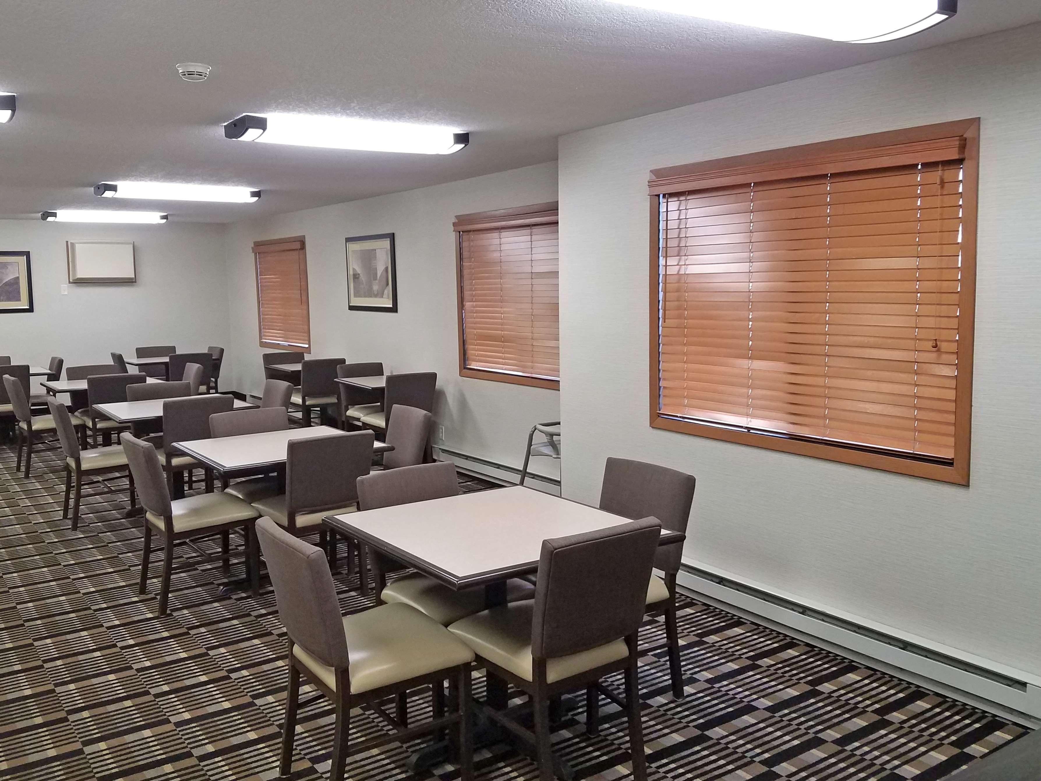 Americas Best Value Inn&Suites Bismarck Extérieur photo