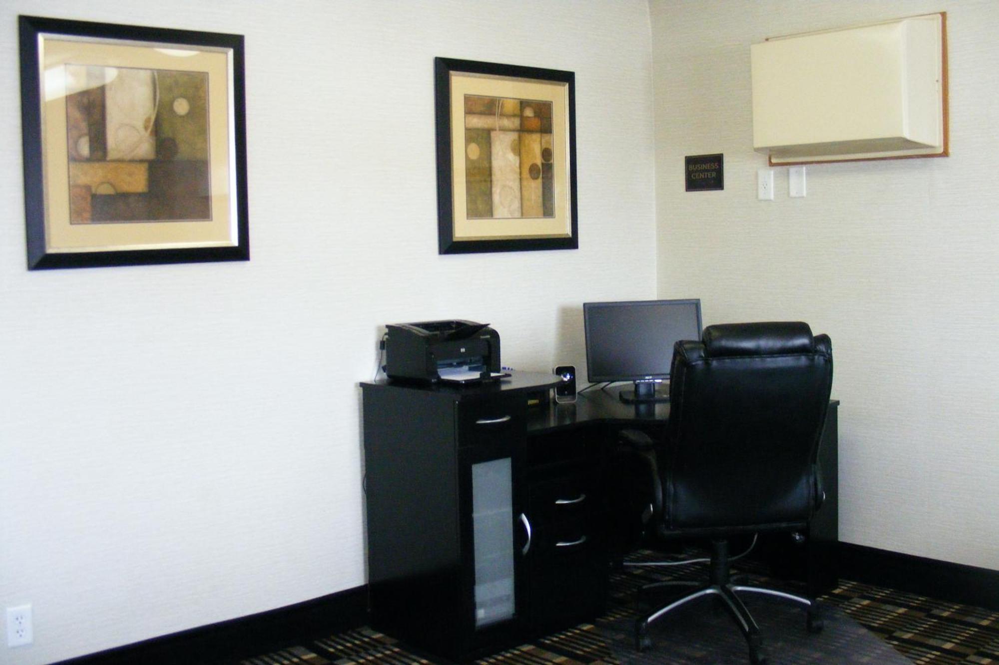Americas Best Value Inn&Suites Bismarck Extérieur photo
