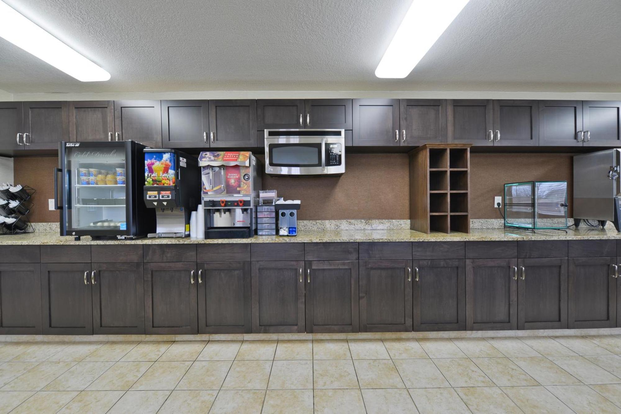 Americas Best Value Inn&Suites Bismarck Restaurant photo