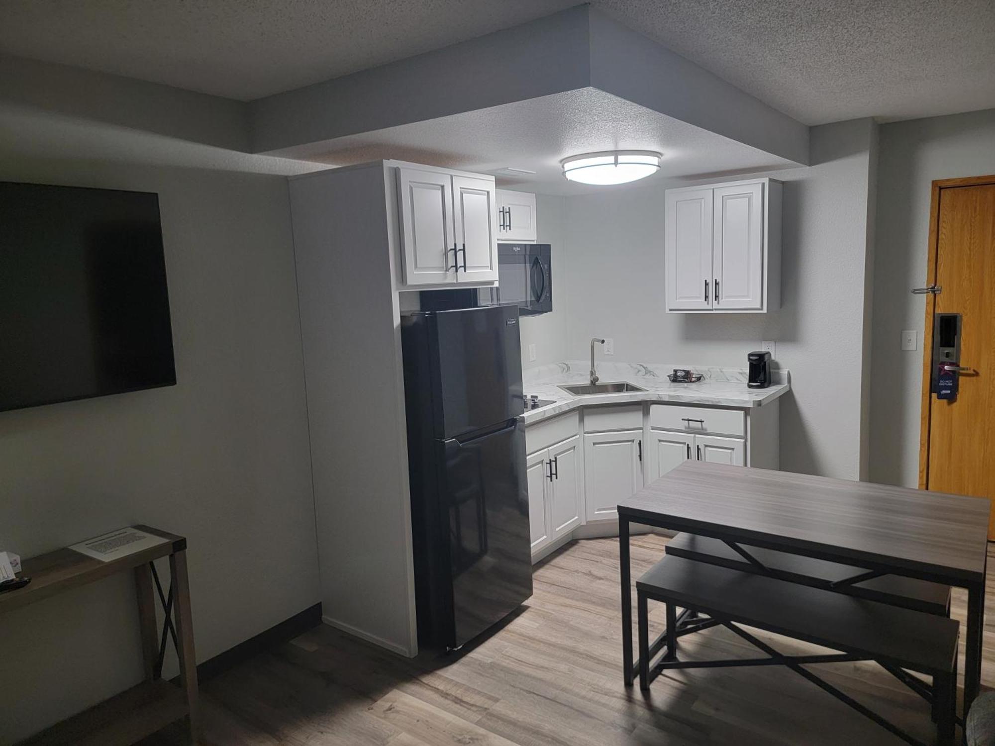 Americas Best Value Inn&Suites Bismarck Extérieur photo